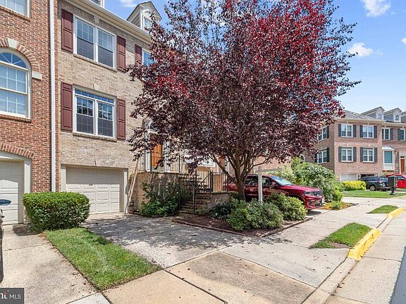 2nd image of 3903 Barcroft Mews Ct