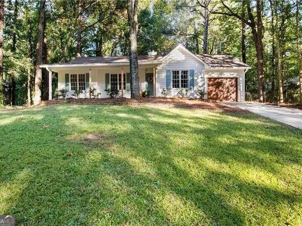 6021 Antioch Ct, Powder Springs, GA 30127