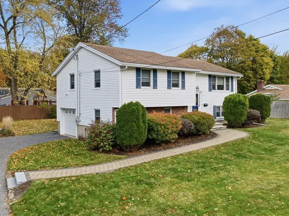 13 Elaine Rd, Stoneham, MA 02180