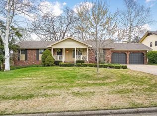 1454 S Devon Rd, Springfield, MO 65809