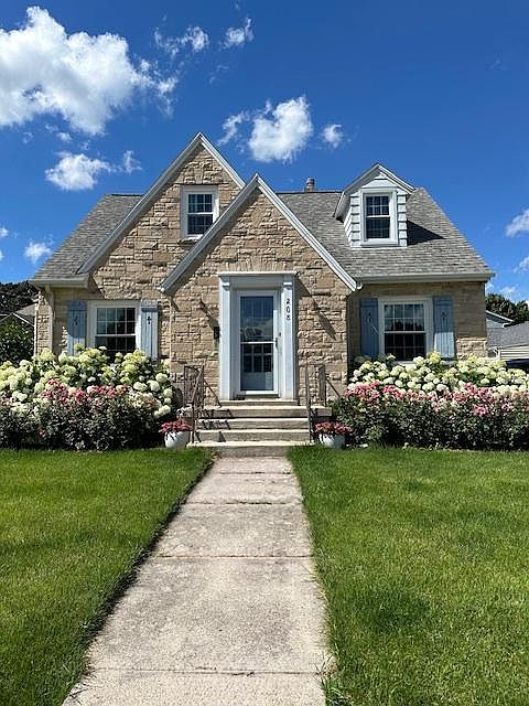 1st image of 208 Dicke AVENUE
