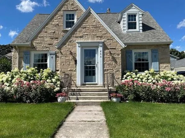 208 Dicke AVENUE, Sheboygan Falls, WI 53085