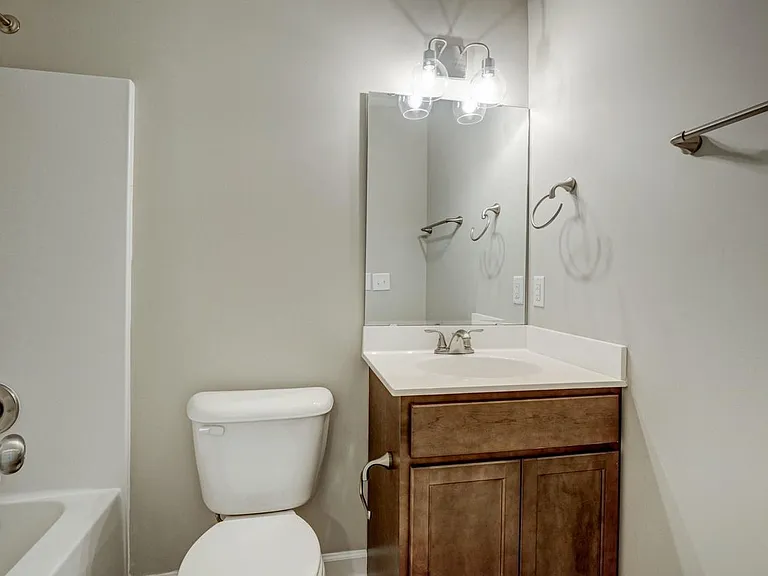 154 Lincoln Place Cir — Photo 17