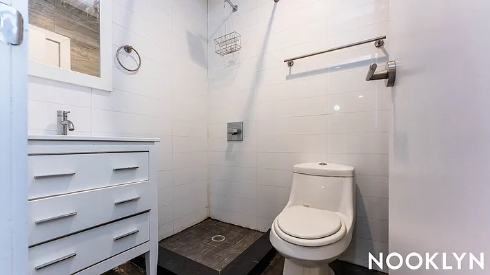 Rented by Nooklyn NYC LLC | media 29