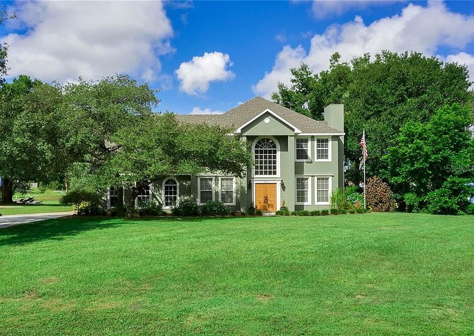 1st image of 933 Country Lake Cir