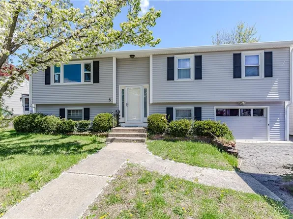 5 Standish Ave, North Providence, RI 02911