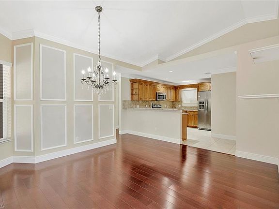 5th image of 10440 Strike Ln