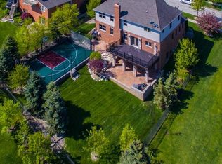 385 4th St, Lemont, IL 60439