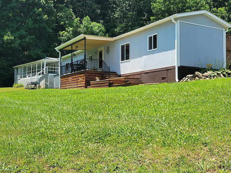 53 Lookout Ln — Photo 1