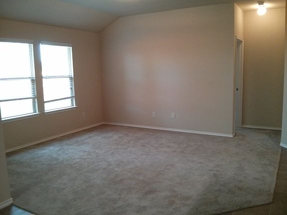 5th image of 3304 Dumas Dr