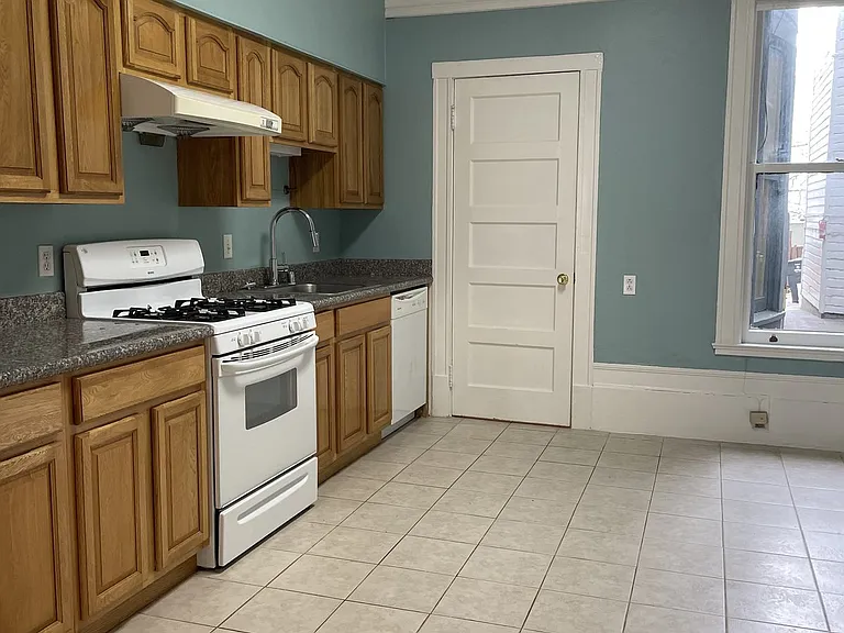 1729 Pine St #1 — Photo 5