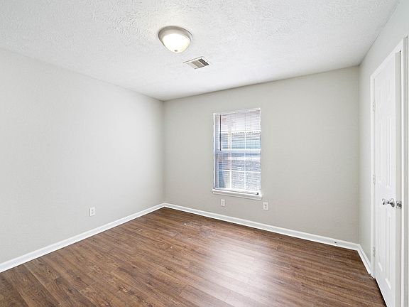 5th image of 3224 Scotch Moss Ln