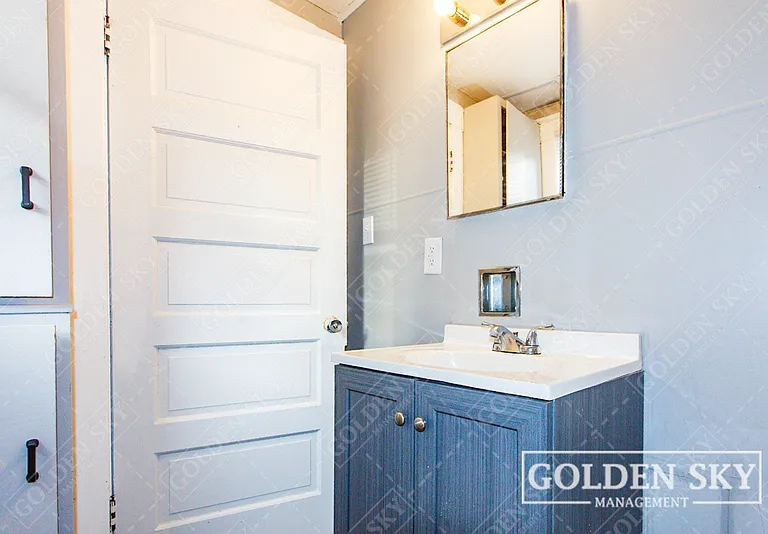 312 S Gharkey St — Photo 8