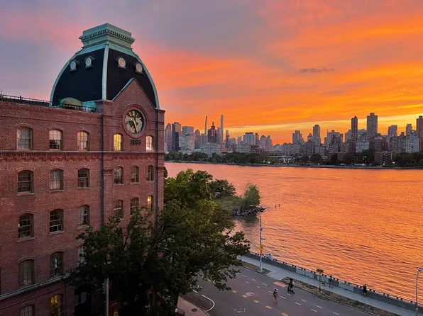 30-85 Vernon Boulevard image 1 of 9