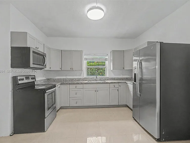 5917 SW 62nd Ter — Photo 17