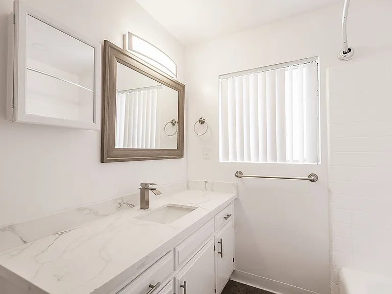 18407 Dearborn Street — Photo 70