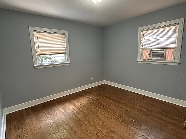 521 Burnham Rd — Photo 7