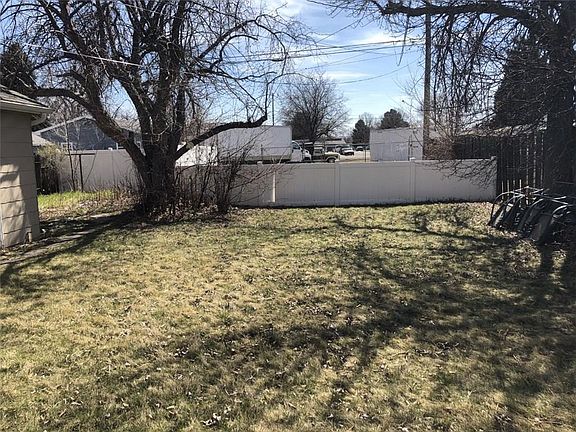 4th image of 1220 Custer Ave