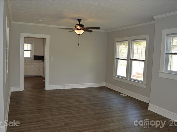 3rd image of 1015 Broadway St NW