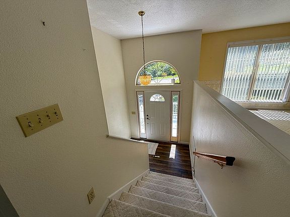 5th image of 148 Fox Run Rd