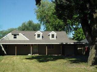 1025 Clay St, Woodstock, IL 60098