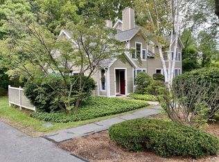 1 Amity Pl, Amherst, MA 01002