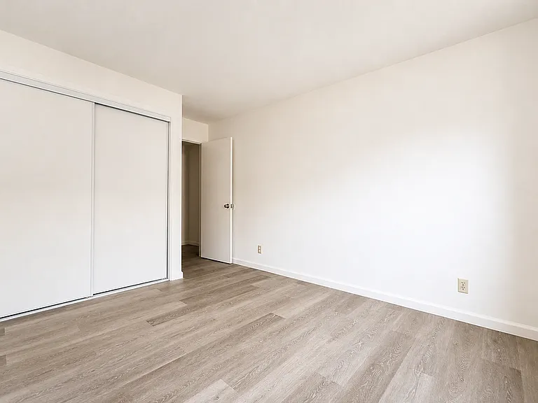 2540 College Ave — Photo 6