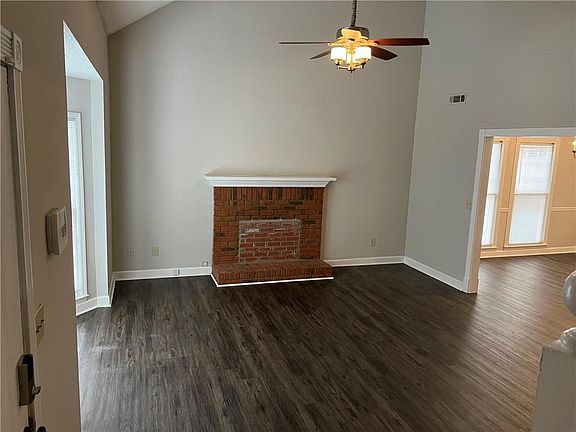 3rd image of 1116 Magnolia Way SE