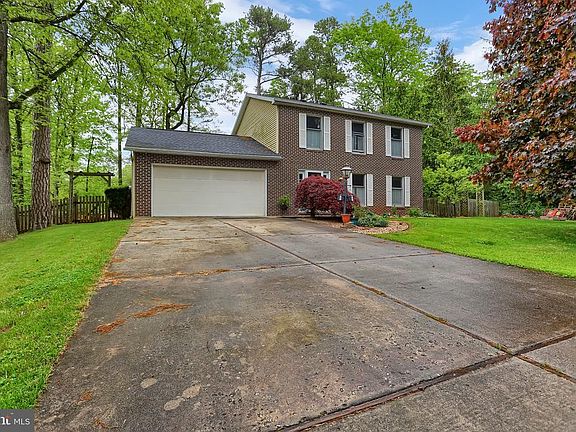 3rd image of 6577 Fairway Dr W