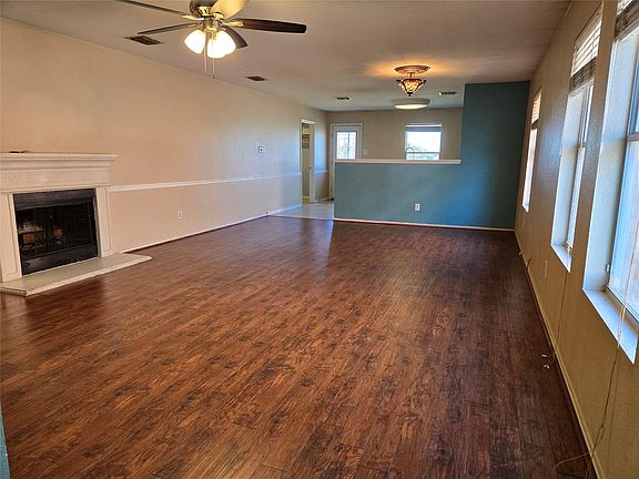4th image of 1513 Breeze Ln