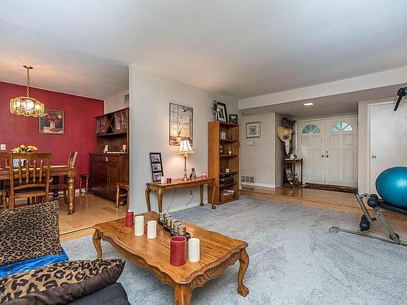 225 Dickenson-5