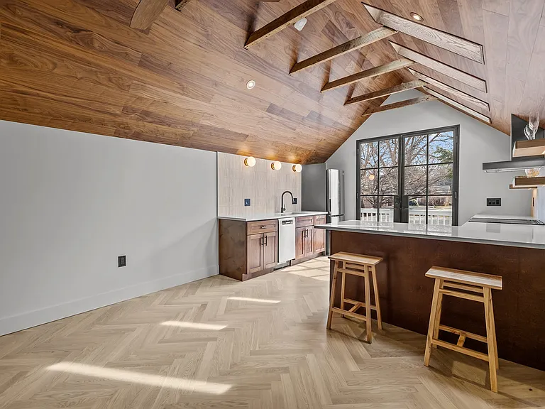 805 Woodruff Pl — Photo 5