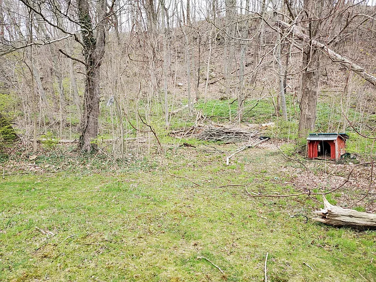 183 Laurel St — Photo 3