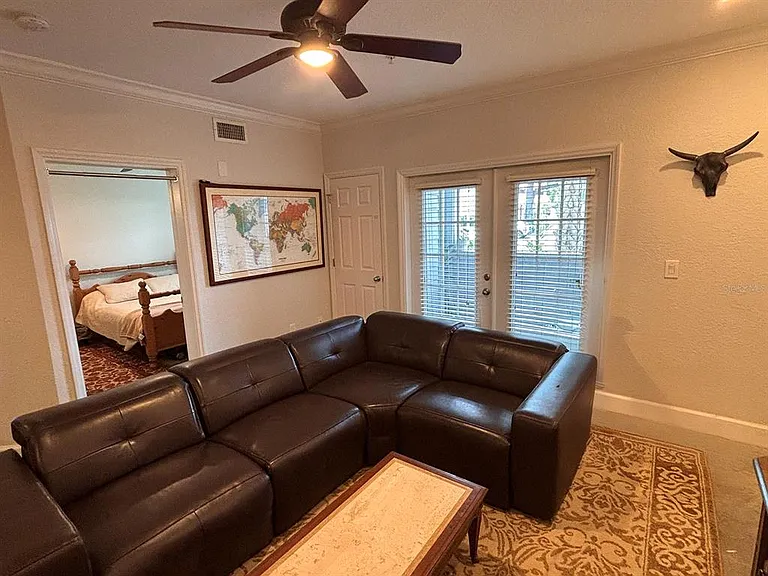304 E South St #1020 — Photo 3