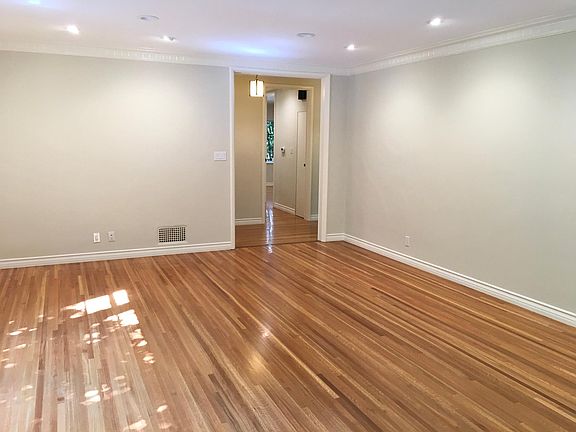 3rd image of 8421 Fountain Ave