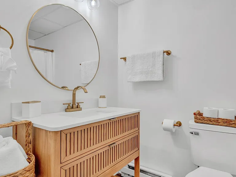 174 E Grand Ave #1 — Photo 6