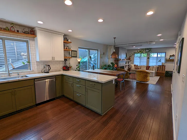 2408 N Baldwin St — Photo 11