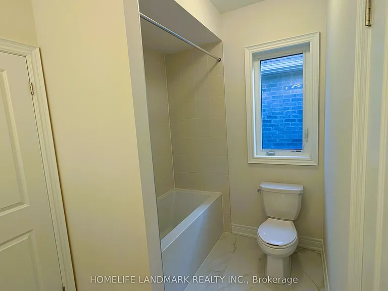 2868 Shortreed Gdns — Photo 24