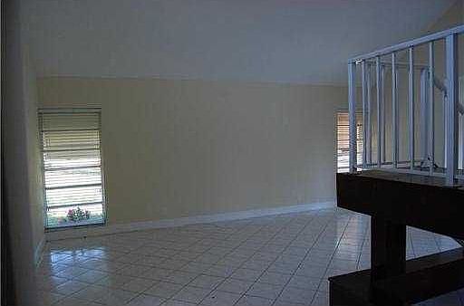 4th image of 9310 NW 39th St
