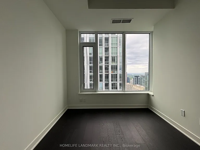 11 Yorkville Ave #5006 — Photo 9