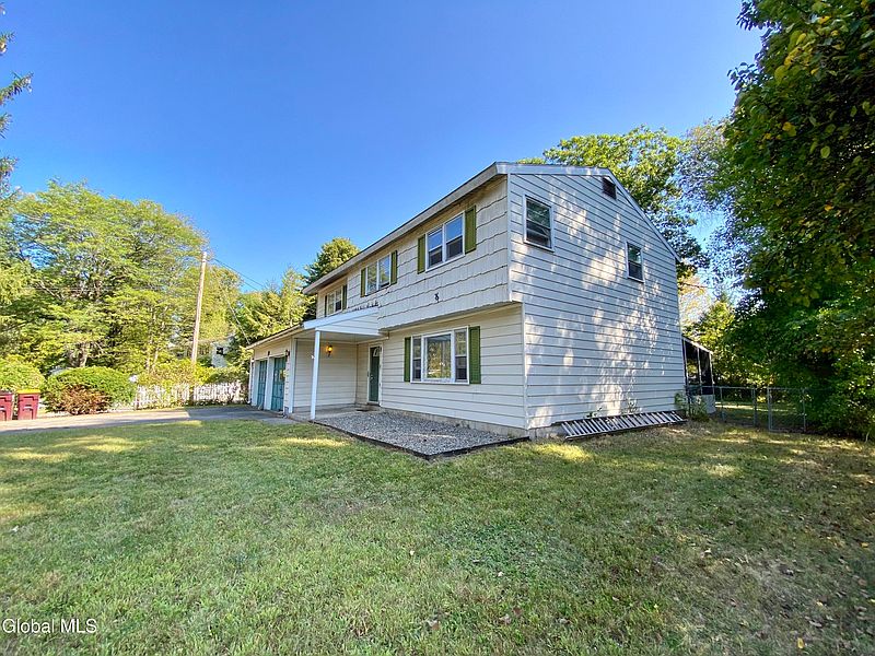 3rd image of 8 Frederick Drive