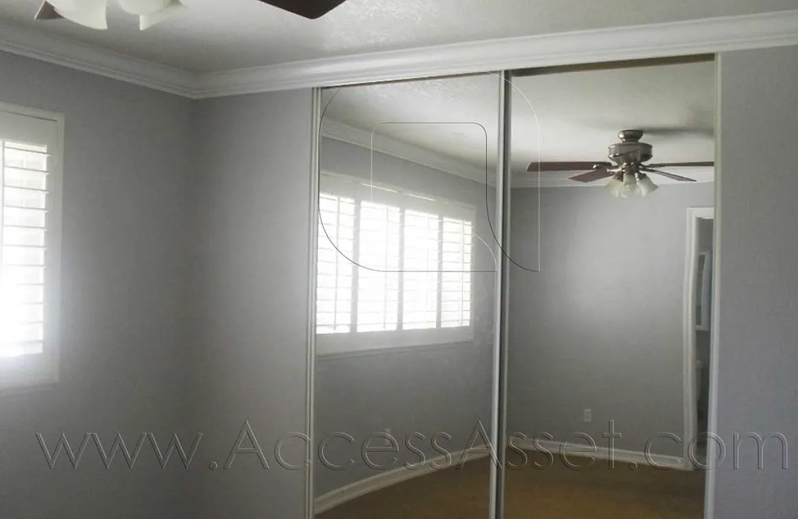 1235 N Lincoln St — Photo 3