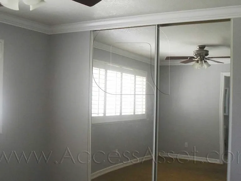 1235 N Lincoln St — Photo 3