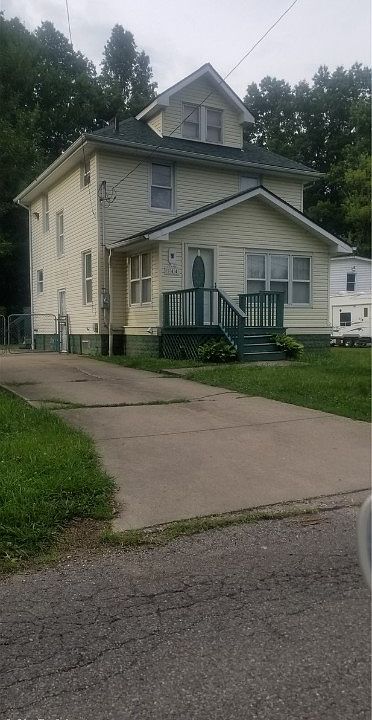 1st image of 944 Mayflower St NW