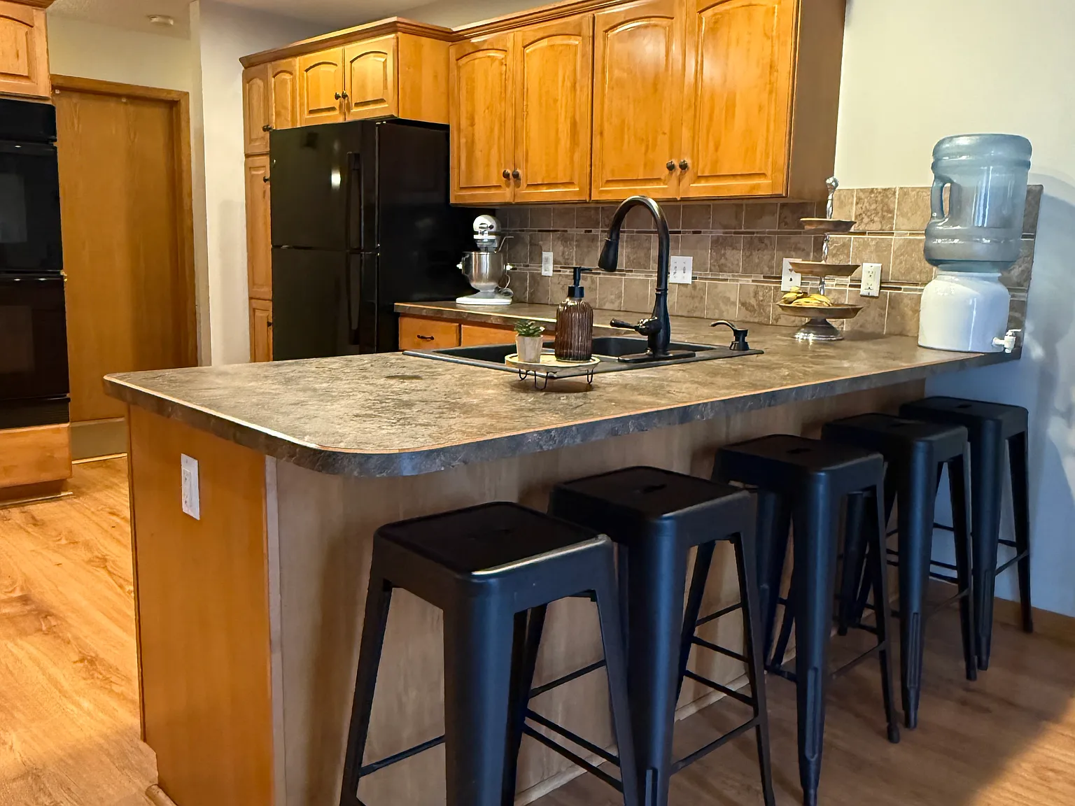 675 Clarence Ave — Photo 4