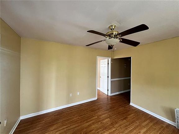 3rd image of 2739 Bay St #B