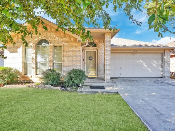 3135 Morning Meadow Ln, Grand Prairie, TX 75052