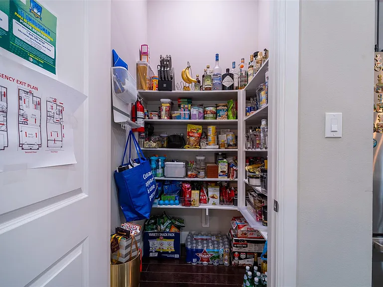 4008 Barnes St — Photo 15