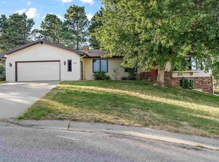 1215 Pine Knoll Pl, Rapid City, SD 57701