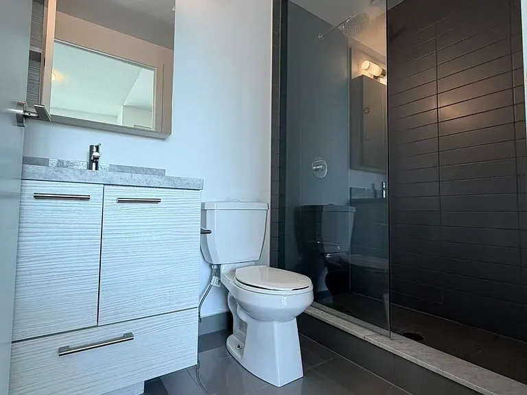 2221 Yonge St #2403 — Photo 9
